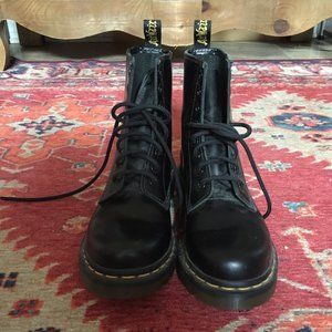 Dr. Martens 1460 Women's Smooth Leather